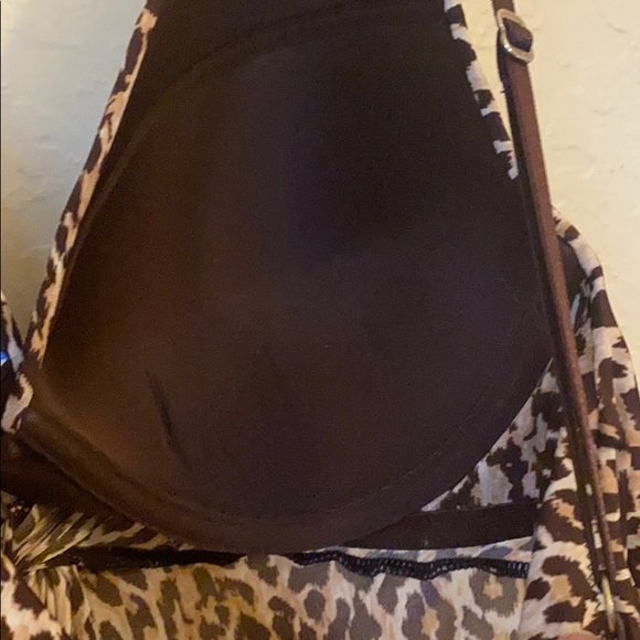 Victoria’s Secret sleep top w/built in bra - Picture 3 of 5